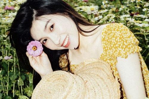 爱意沦陷,情感漩涡中的心灵挣扎